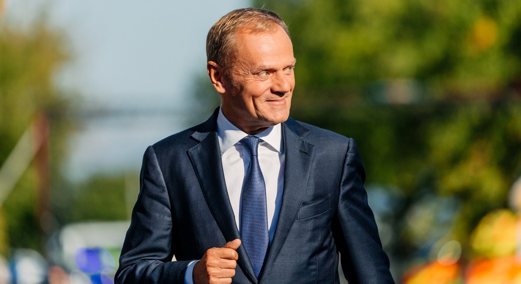 Donald Tusk pokonał Andrzeja Dudę! Ufamy mu bardziej