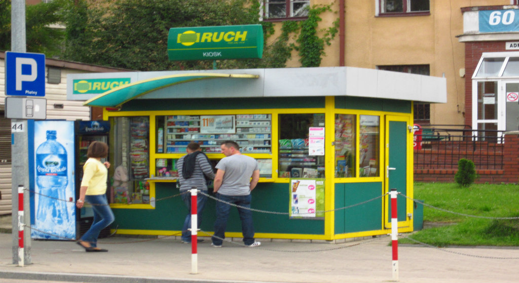 SE.pl: Ruch tonie w długach. Prezes brał bajońską pensję