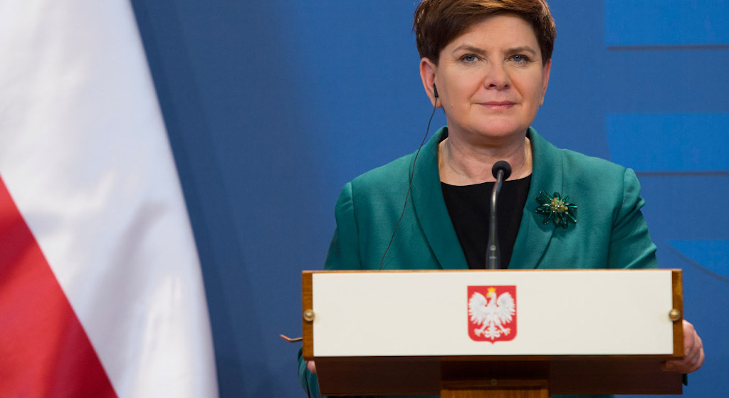 Szydło nie miała wyboru. Przyparta do muru musiała się tłumaczyć