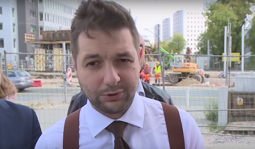 Patryk Jaki przyjął kolejny cios. Tym razem od swojego obozu