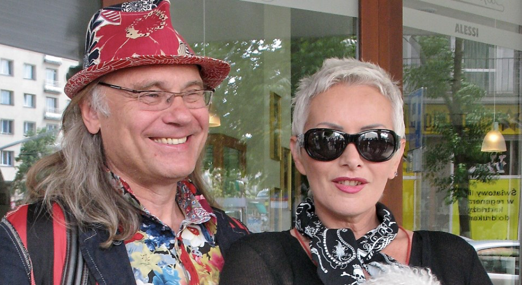 Nigdy niepublikowane teksty Kory zostaną ujawnione. Jej mąż podjął już decyzję