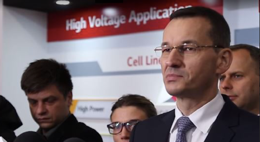 Morawiecki musiał uciekać przed wściekłym tłumem. Wyzwiska i gwizdy