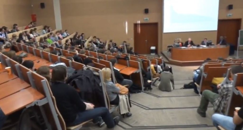 Ewakuacja budynku podczas spotkania z ministrem PiS! Co tam się stało?