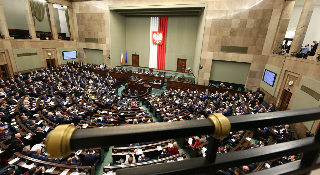 Wracamy do średniowiecza? Absurdalny projekt przechodzi przez Sejm
