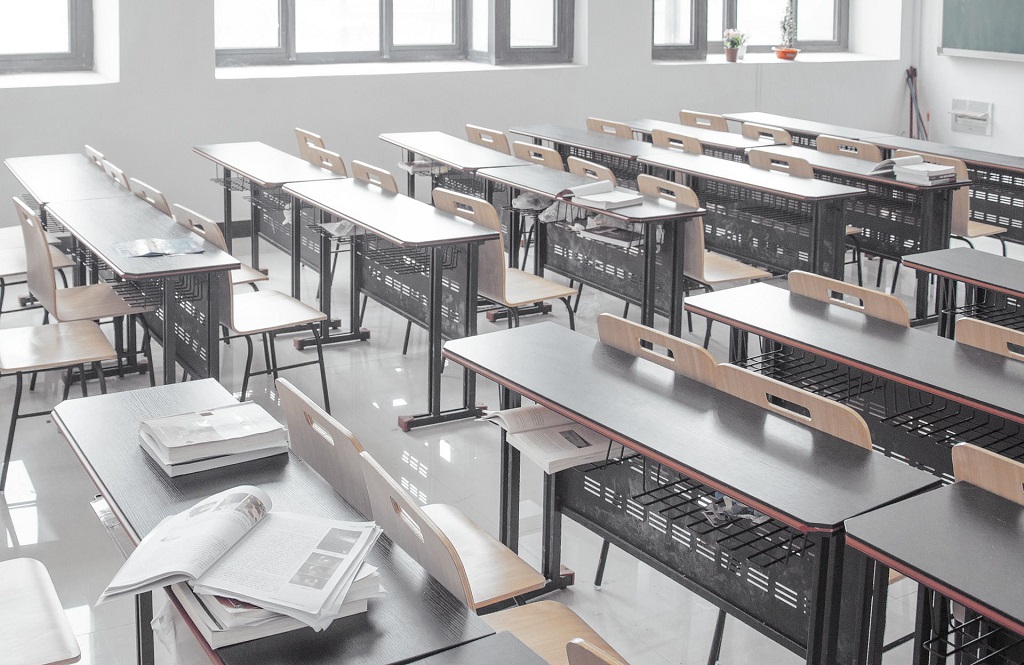 Szokujące treści w podręcznikach do edukacji seksualnej. Rodzice złapali się za głowy