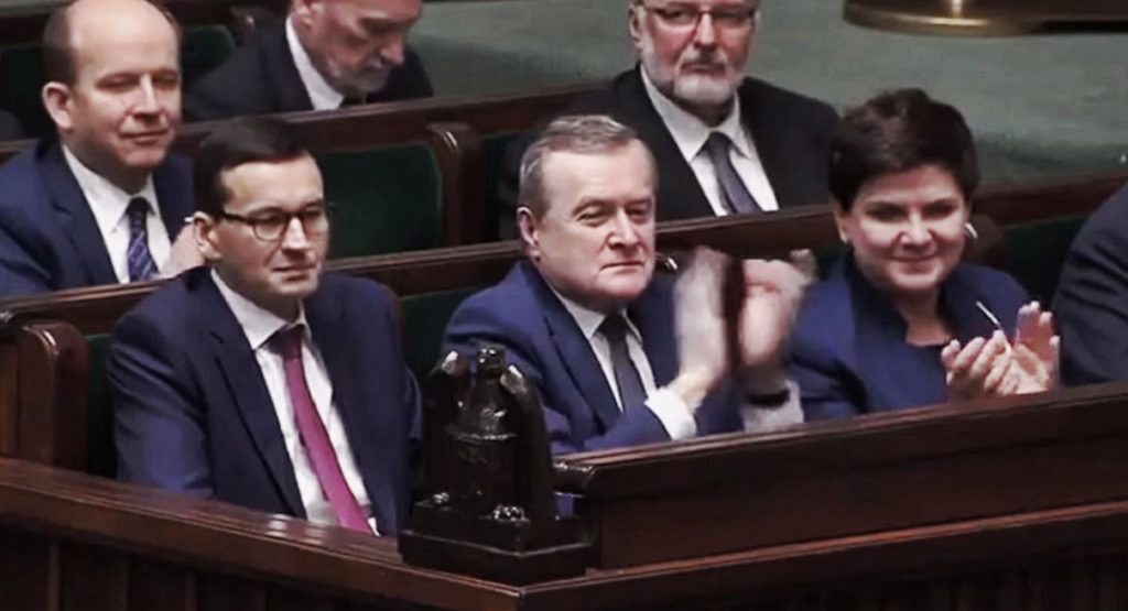W końcu PiS się opamiętał! Minister kaja się i przeprasza