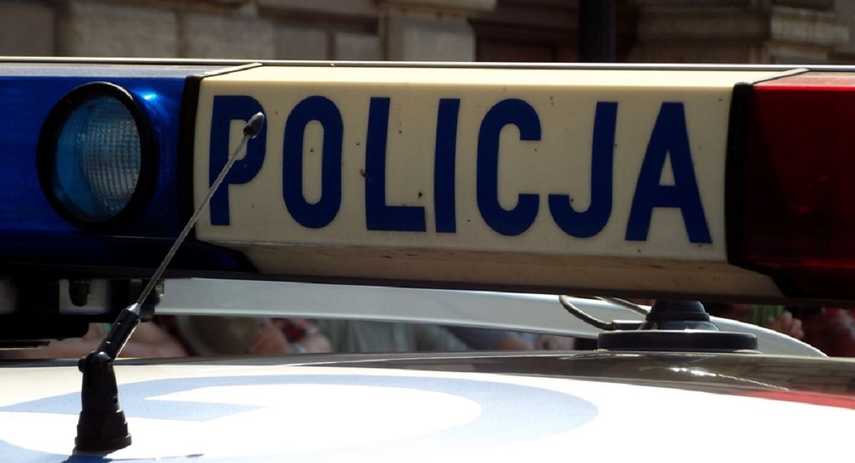 Policjant usłyszał płacz dziecka. Wyważył drzwi i zobaczył coś okropnego