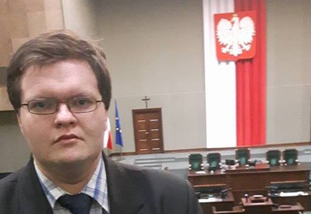 KOLEJNY! Polityk PiS chciał "przyjemnie dotykać" nastolatki. "Jesteś PEDOFILEM"