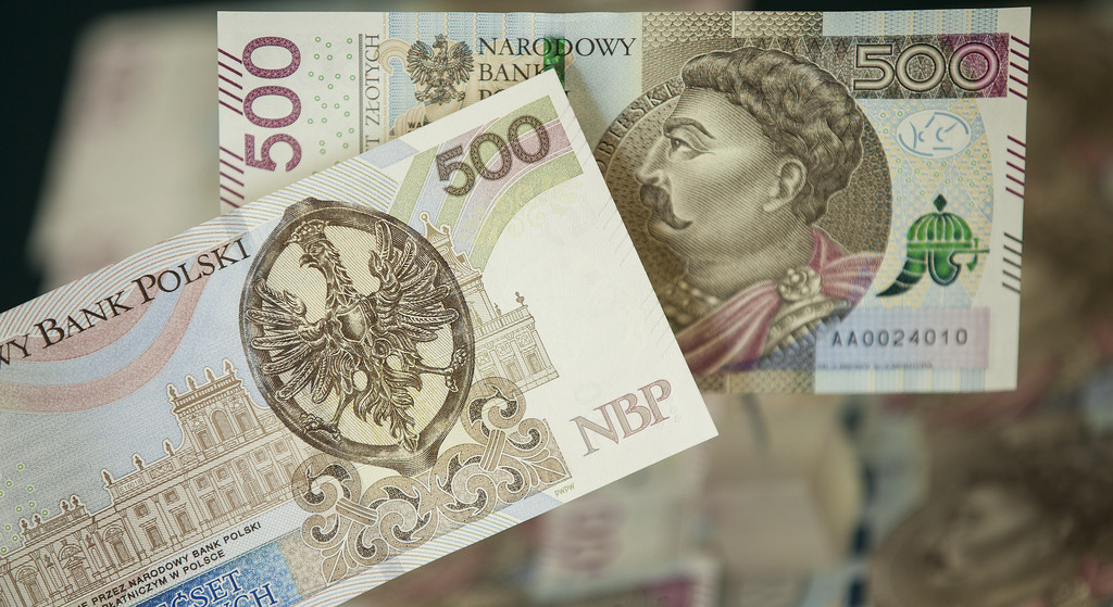 PiS szykuje kolejne 500 plus. Władza chce płacić za Polaków