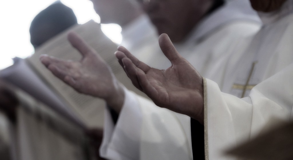 Kler to przy tym bajka dla dzieci. Polacy tworzą demoniczny świat księży