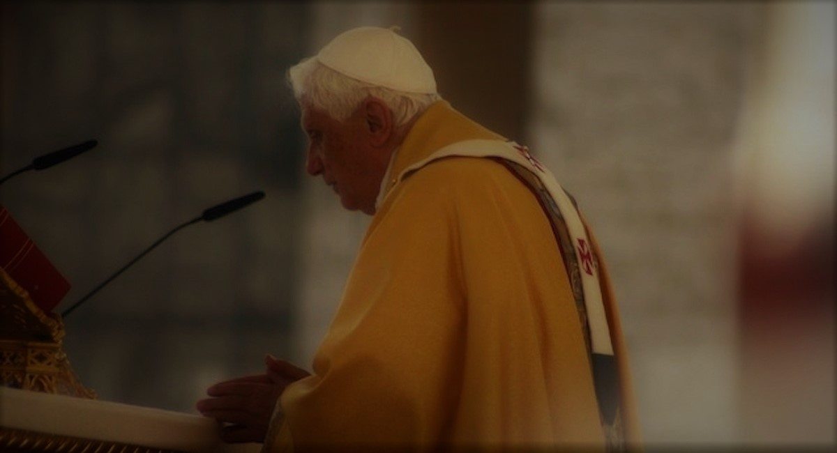 Benedykt XVI ostrzegał przed tym świat. Nikt go wtedy nie słuchał