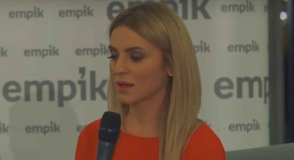 Kasia Tusk niknie przez ojca. Czy wybaczy mu to kiedyś?