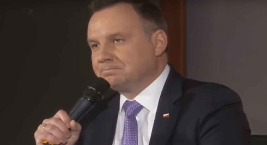 Prezydent Duda wpadnie w szał! Jest kolejna decyzja HGW