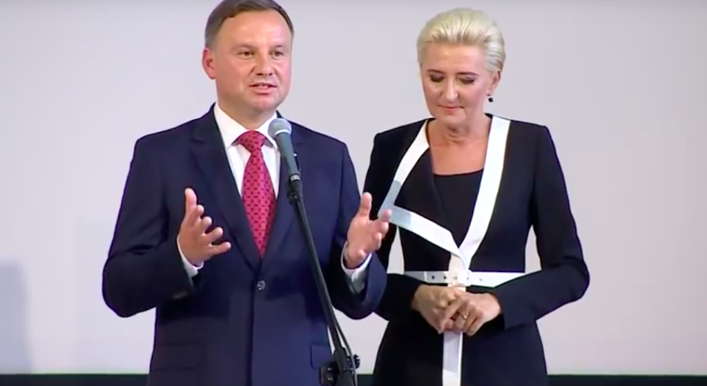 Wściekli Polacy zlinczowali Agatę Dudę! Pierwsza dama schowa się ze wstydu