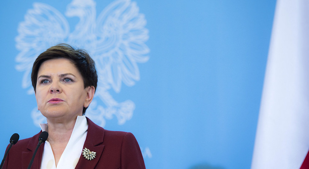 Beata Szydło upokorzona przez kolegów z PiS! Okrutne zdjęcie krąży w sieci
