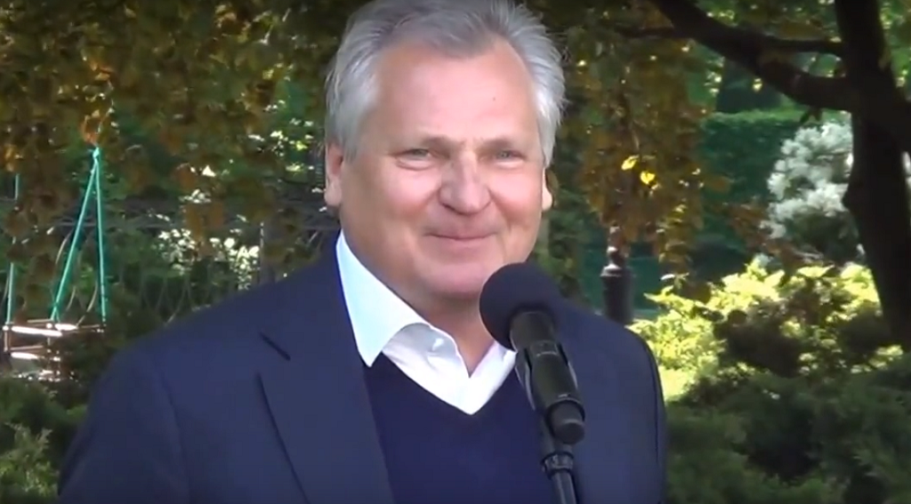 Brawo! N-I-E-S-A-M-O-W-I-T-E, Kwaśniewskiemu naprawdę się udało, cały kraj świętuje