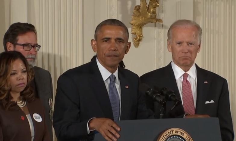 Obama ze łzami w oczach zapowiada walkę z dostępem do broni (video)