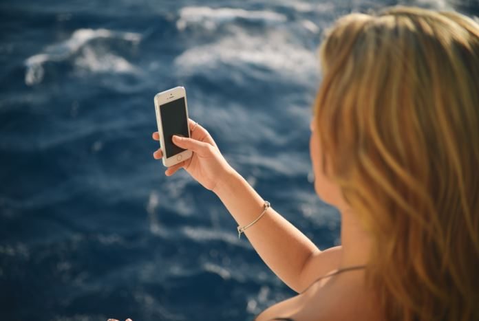 Indie i Rosja, tam topią się i spadają. Tak umierają ludzie podczas selfie