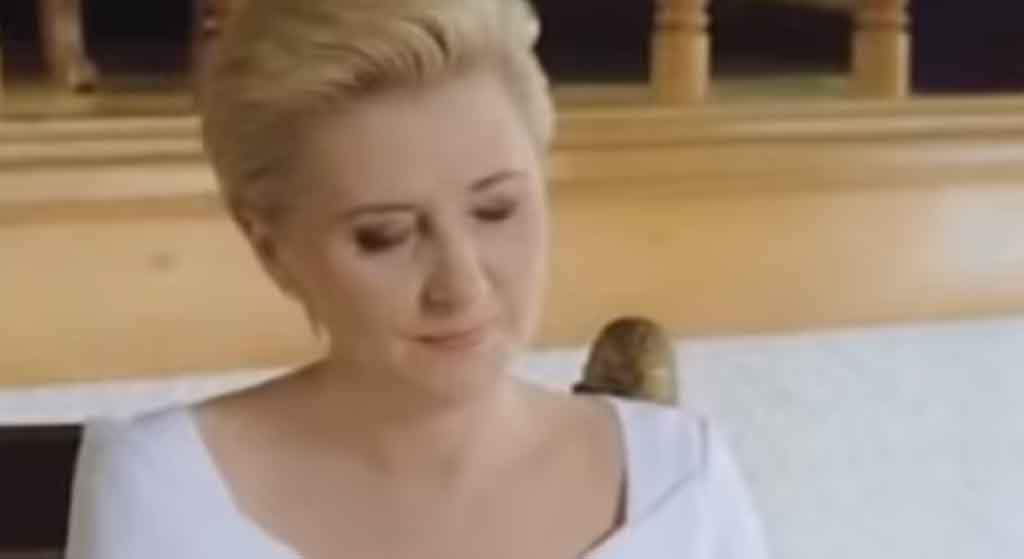 "Nie pierwsza, a wiejska dama". Agata Duda poniżona