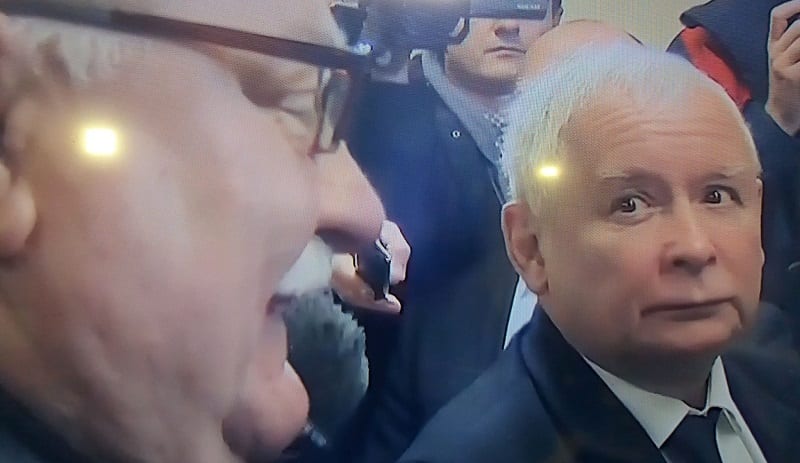 Przepychanki Kaczyńskiego z Wałęsą na żywo! Ostra awantura oko w oko przed kamerami