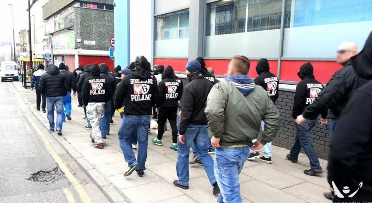 UK: Komentarz polskich kibiców ws. "hajlowania" na manifestacji oraz policji. Będzie pozew