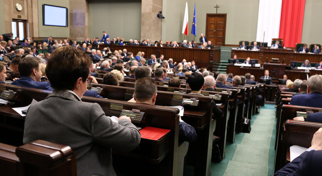 PiS planuje 1000 plus?! Nigdy nie zobaczycie tych pieniędzy