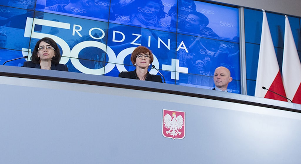 Polacy mieli dostać PODWÓJNE 500 plus! Wiemy co z tego wyjdzie