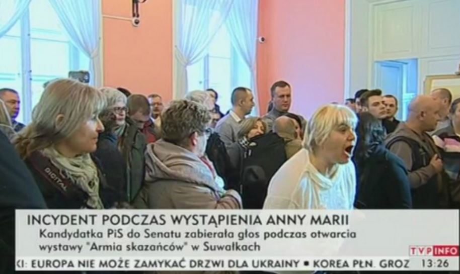 Działacze KOD przerwali wystąpienie Anny Anders podczas otwarcia wystawy