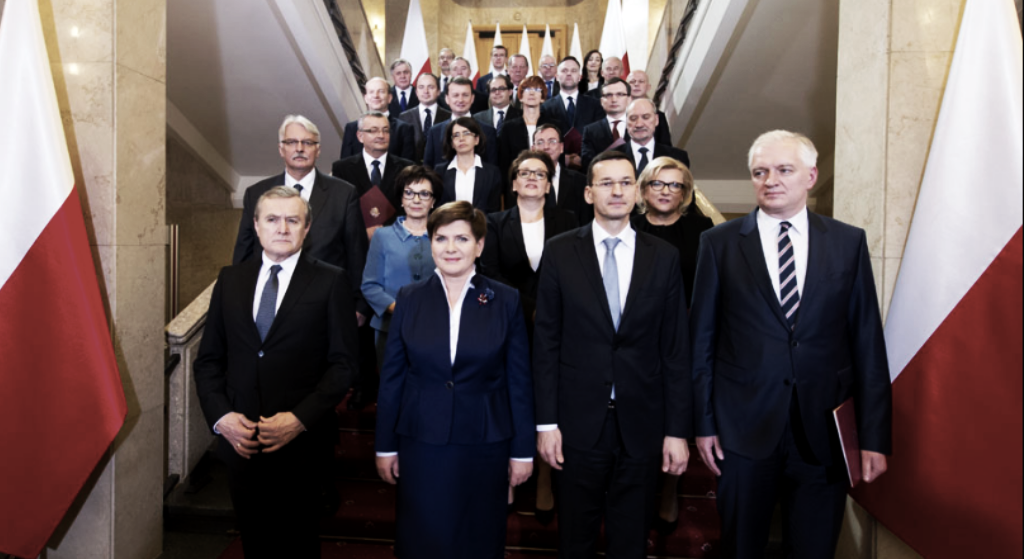 Ujawniono najważniejsze pismo polskiego ministerstwa! PiS się złamał, Polacy świętują
