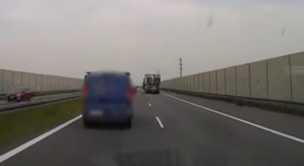 Karetka wiozła serce do przeszczepu dla dziecka. Skandaliczne zachowanie kierowców