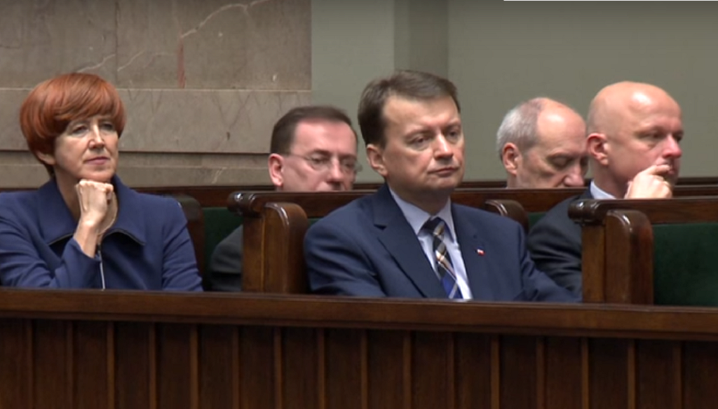 To SCHYŁEK rządu PiS! Mamy dowody na ich nadchodzący koniec