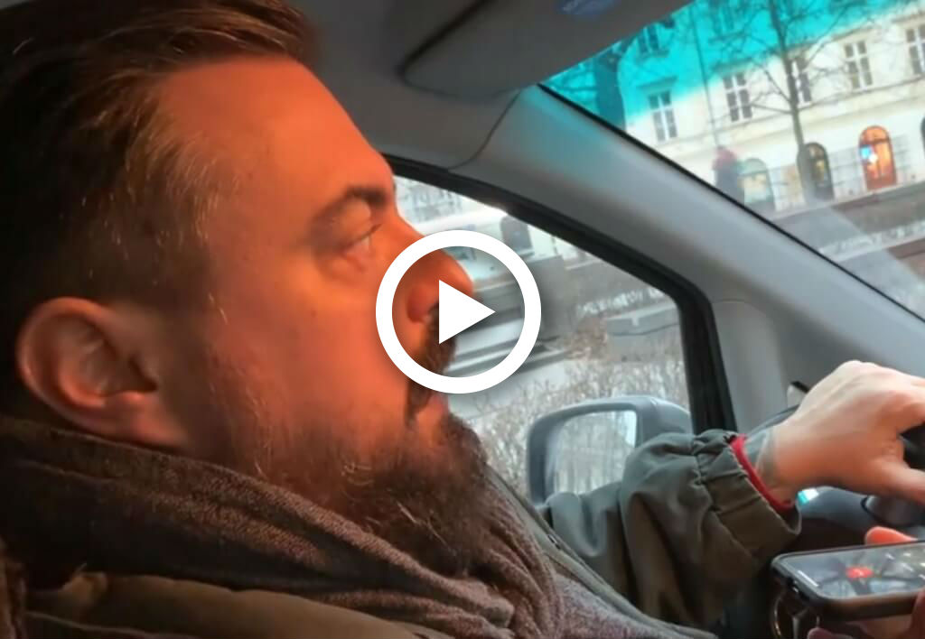 Gangsterzy próbują uciszyć ofiarę molestowania w Kościele. Tomasz Sekielski prosi o pomoc