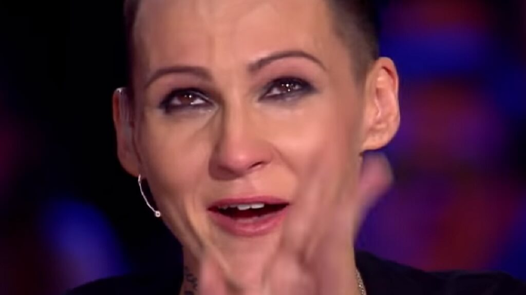 Wielka gwiazda TVN zmieniła się nie do poznania. Przebiła nawet Chylińską