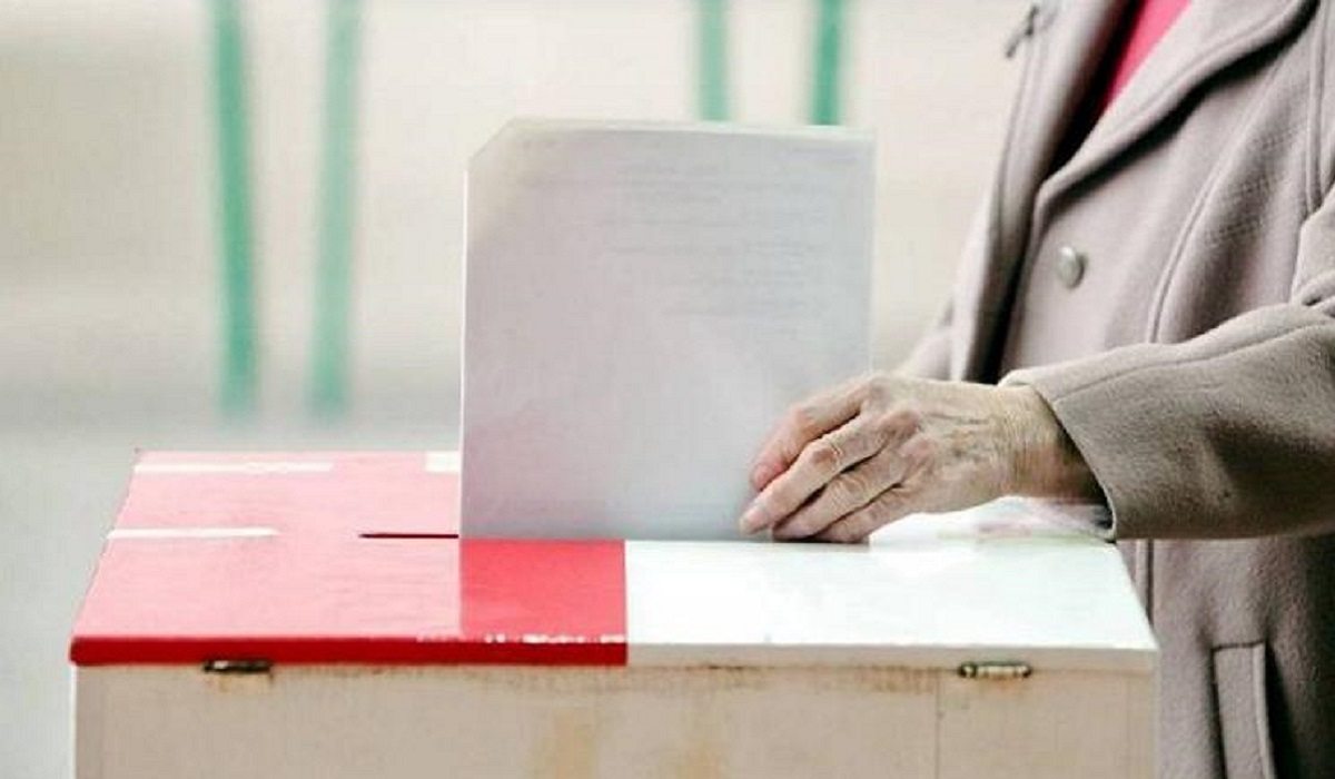Będą przedterminowe wybory? Szokujące doniesienia z PiS, znamy datę