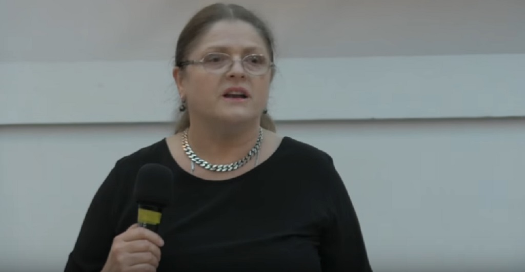 Krystyna Pawłowicz robi sobie przerwę w kuracji i brutalnie atakuje dziennikarzy