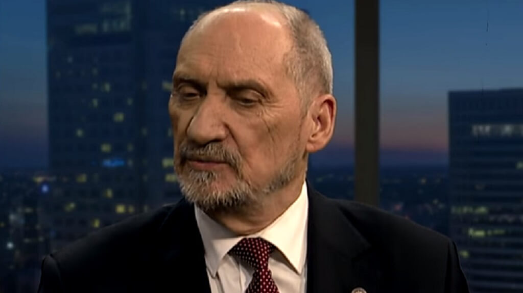 Gdzie mieszka Macierewicz? Wyciekły najpilniej strzeżone informacje o byłym ministrze