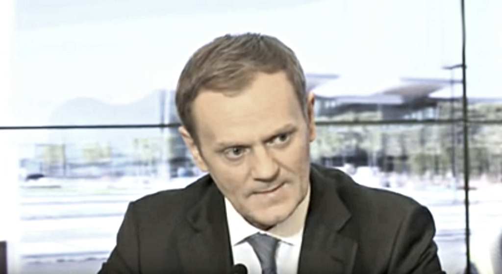 Donald Tusk prosi o pomoc finansową. Ona musi wygrać z rakiem