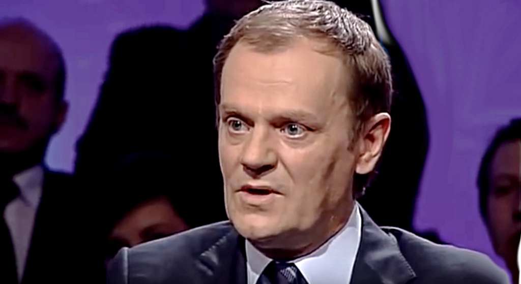 Donald Tusk ma życzenia noworoczne dla "patriotów". Mocne słowa
