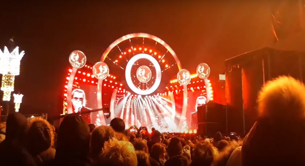 KOMPROMITUJĄCE sceny na Sylwestrze z TVN. Żal na to patrzeć