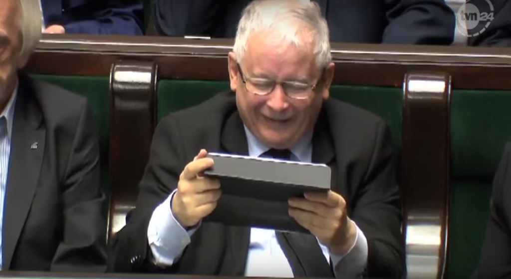 Jarosław Kaczyński może jest niski, ale jaki uroczy. Prezes wcale nie taki groźny!