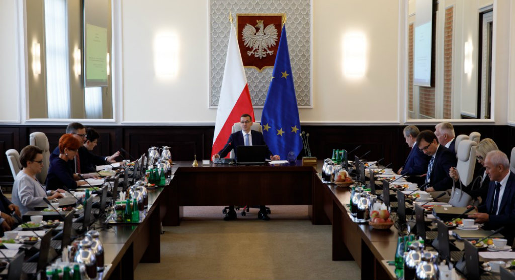 Największe gwiazdy MIAŻDŻĄ PiS! "Program WP*ERDOL PLUS"