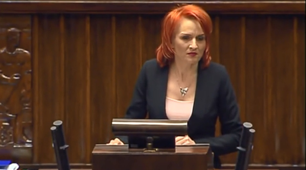 Bernadeta Krynicka: kim jest posłanka, która poniżyła protestujących w Sejmie niepełnosprawnych?