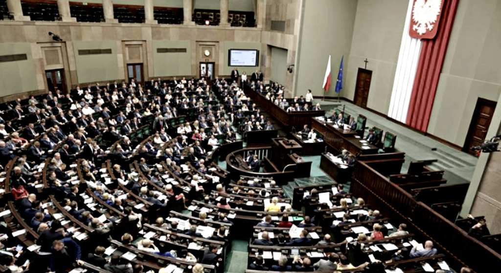 Nagrody w Sejmie za "myślenie". Kpina warta kilka milionów złotych
