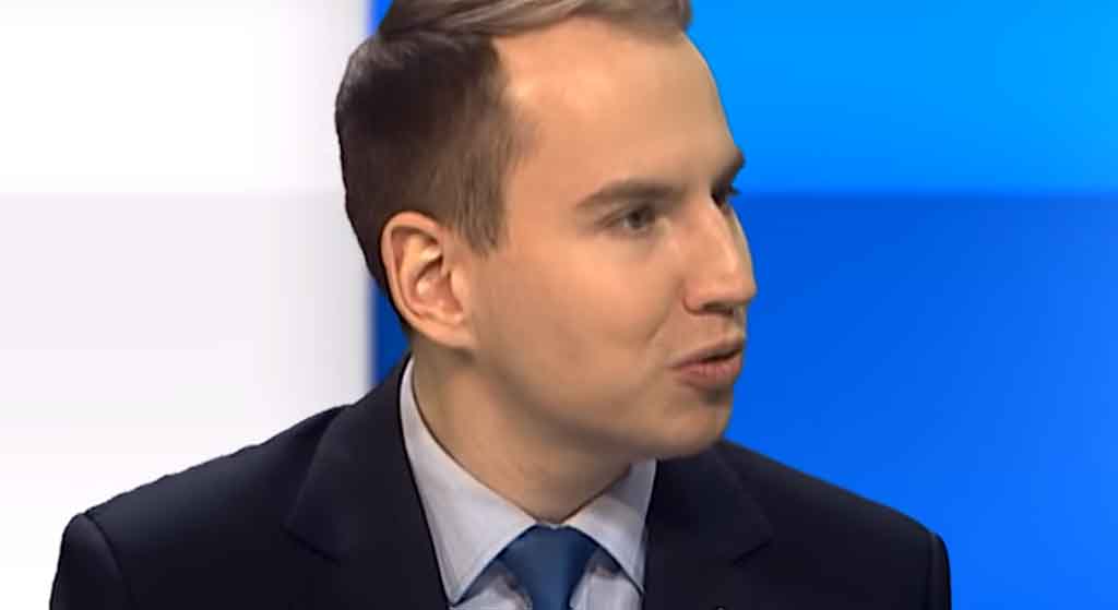 Ile zarabia Adam Andruszkiewicz? Zarobki wiceministra cyfryzacji przyprawiają o zawrót głowy