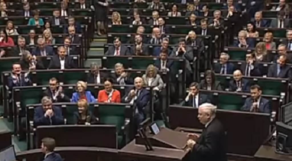 Mąż minister PiS przyłapany w rządowej limuzynie. Tak się bawią za nasze