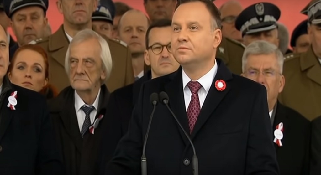 Duda próbuje oczyścić PiS z winy za zarobki w NBP. A prawda jest zupełnie inna