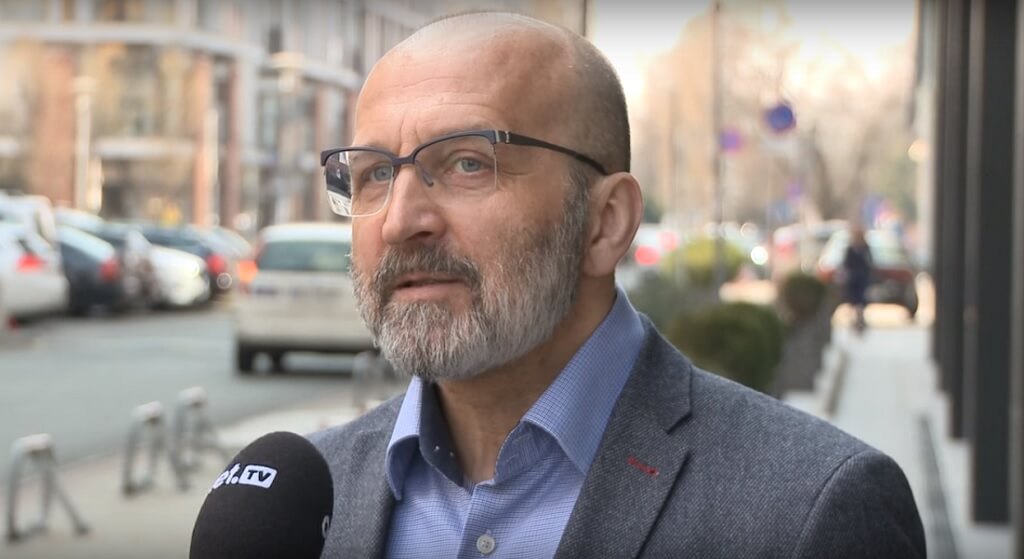 Widzów zamurowało! B. premierowi puściły nerwy w programie NA ŻYWO