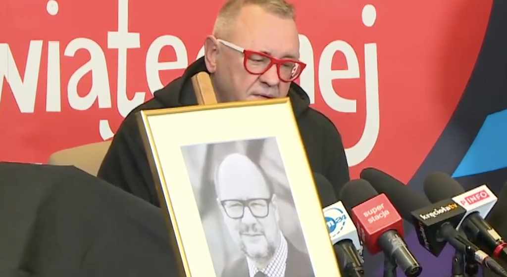 Owsiak właśnie wziął całą odpowiedzialność za tragedię na siebie. Fani wspierają Jurka