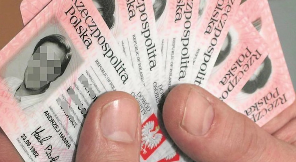 Tradycyjne dowody osobiste zostaną wyparte. Starsi będą mieli problem