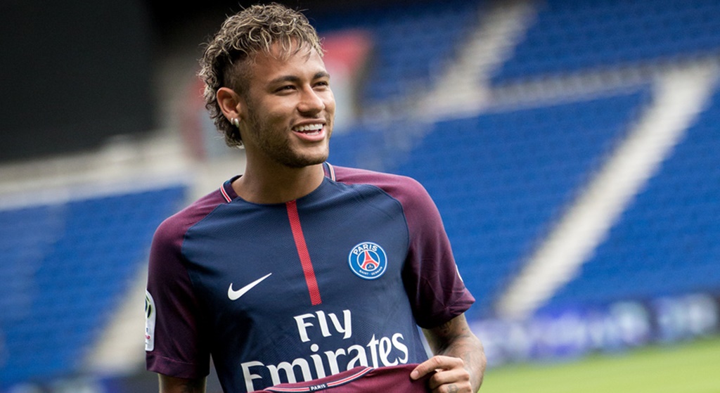 Ile zarabia Neymar w PSG? Kolosalna, astronomiczna fortuna
